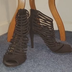 Brash strapped Heels